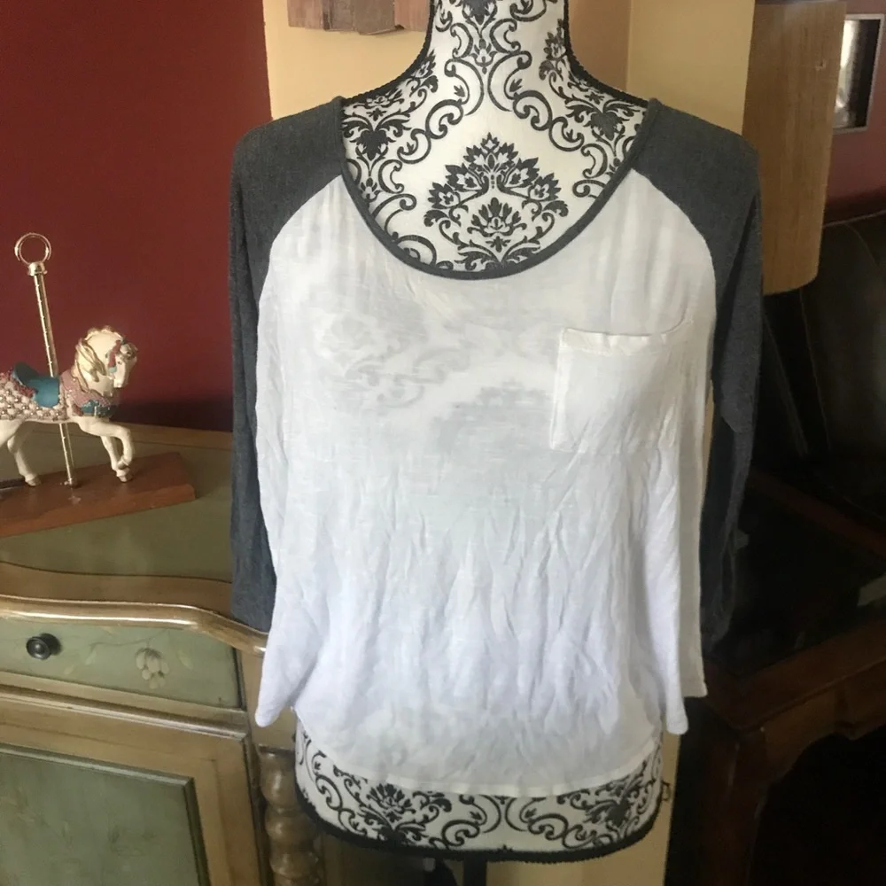 🎉 CLEARANCE 🎉 🖤comfortable🖤top - Picture 1 of 4